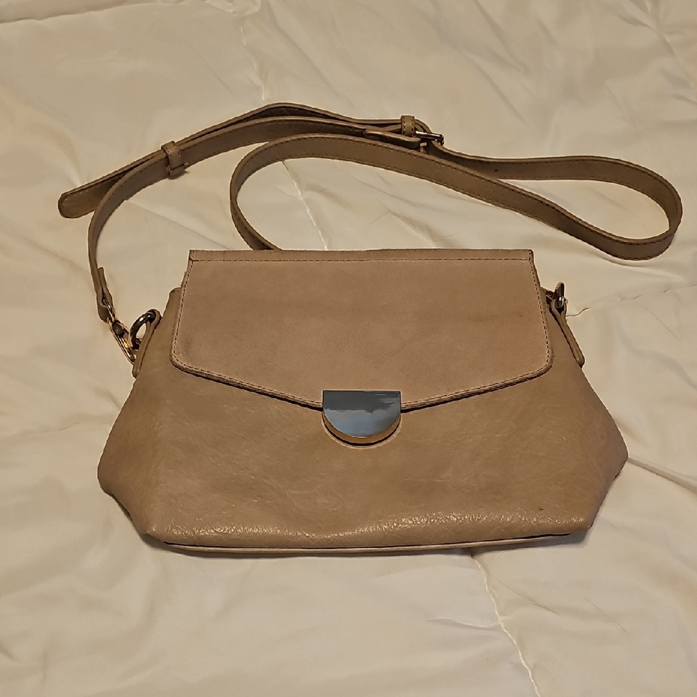 Moda Luxe Tan Crossbody Bag with Classic Design